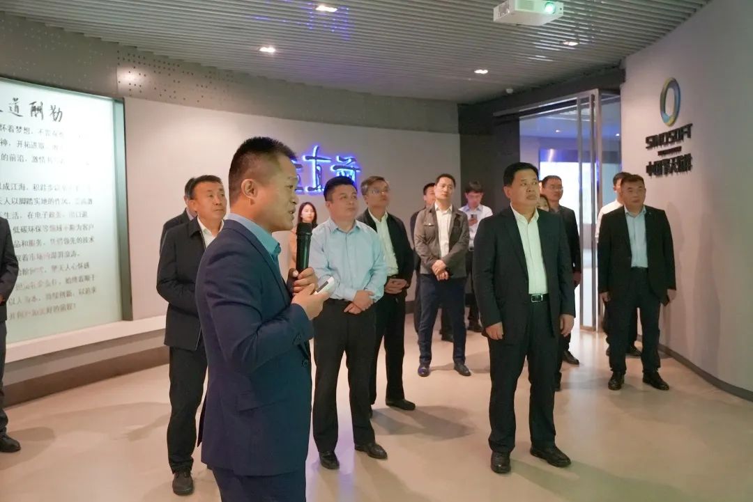 山东省聊城市市委副书记、市长张百顺，临清市市委副书记、市长雷启军一行到访江苏擎天工业互联网有限公司